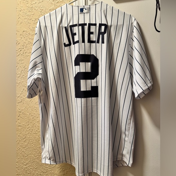 Derek Jeter NY Yankees Jersey - Picture 2 of 2